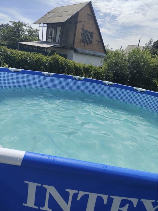 Большой бассейн ( не для детей )