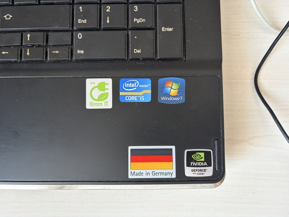 Fujitsu nh751 ноутбук 17.3