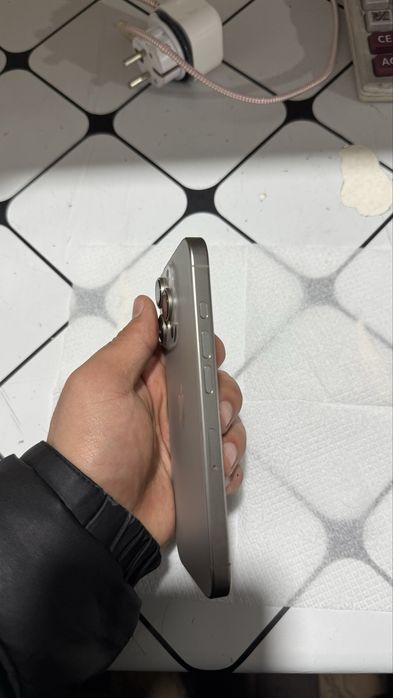 iPhone 16 pro состояние хорошая