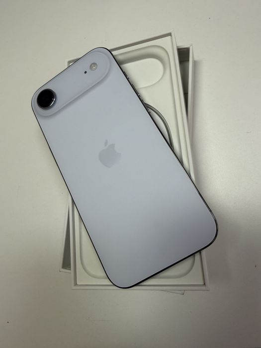 Нов Iphone 17 Air ,Sky Blue,256 Gb