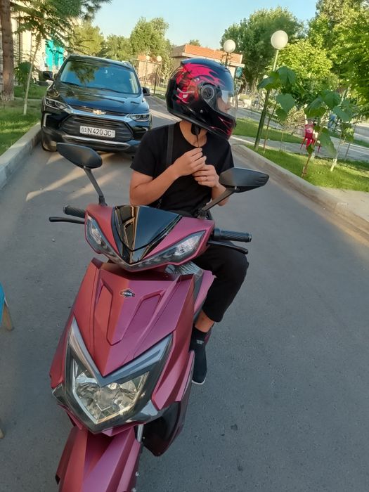 Скутр сотилади  нархини келишамиз