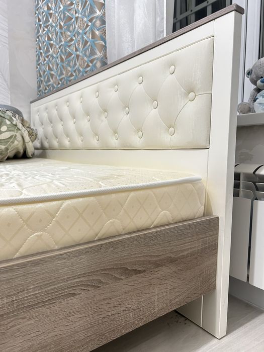 Продам 2-х кровать, комод, тумбы