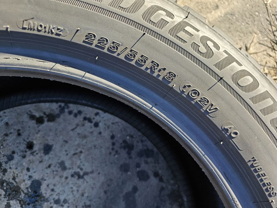 225 55 18 Bridgestone m+s 2023