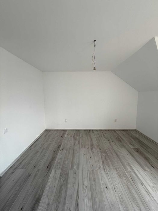 Casa de vanzare intre Sanpetru si Bod