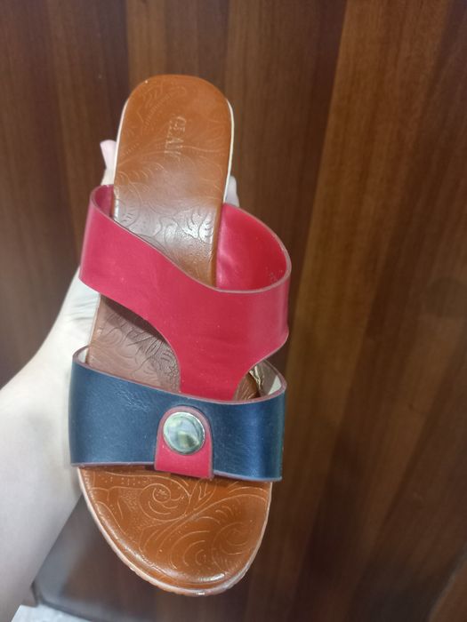 Босоножки женские.