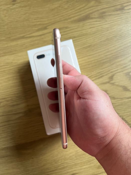 Много запазен iPhone 8 Plus 256GB Gold