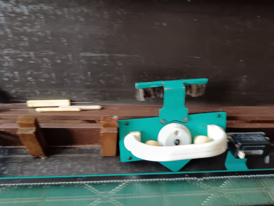 Продам вязальную машину