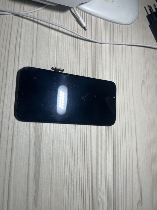 Dezmembrez iphone 13 [mentiuni]