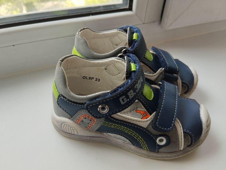 Сандалии 4 пары .   .