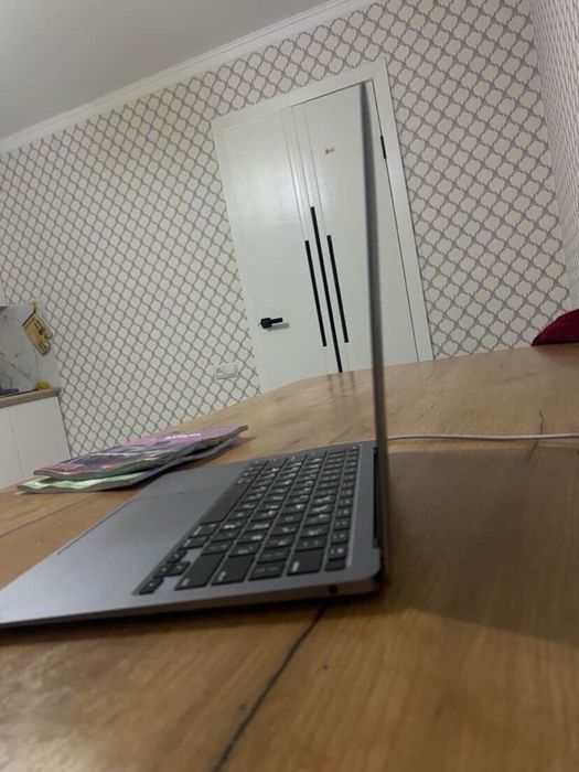 Продам  mackbook