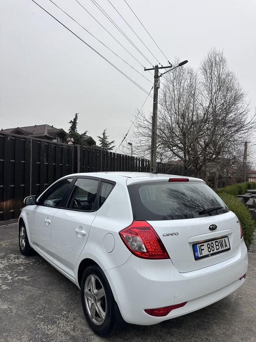 KIA. ceed  An fabricație. 2012 euro 5