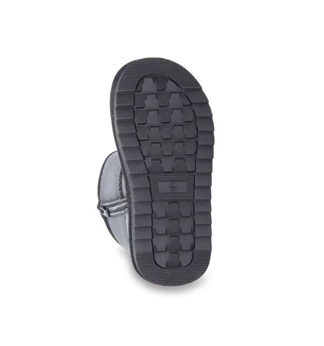 Продаю детские угги