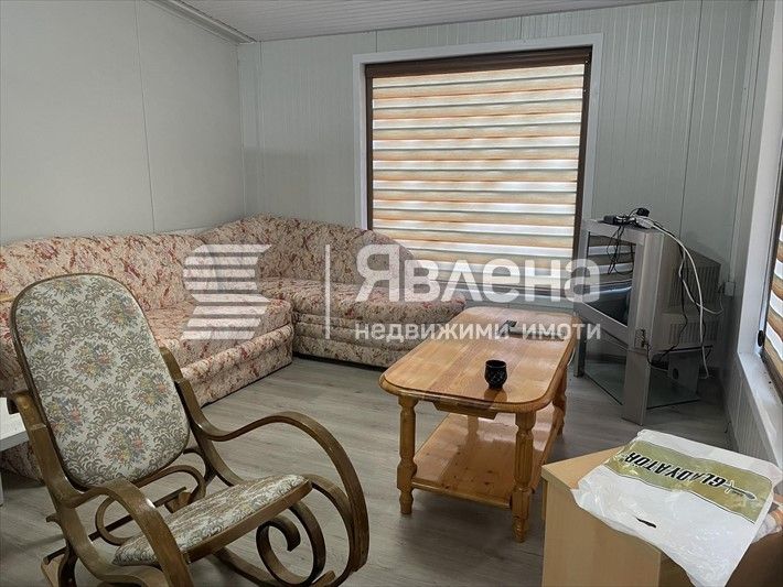 Парцел с къща в с.Орешак