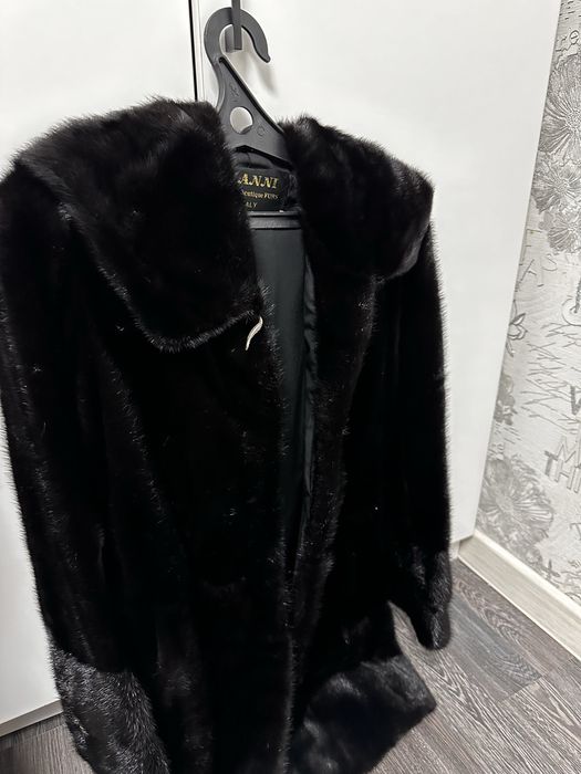 Продам норковую шубу