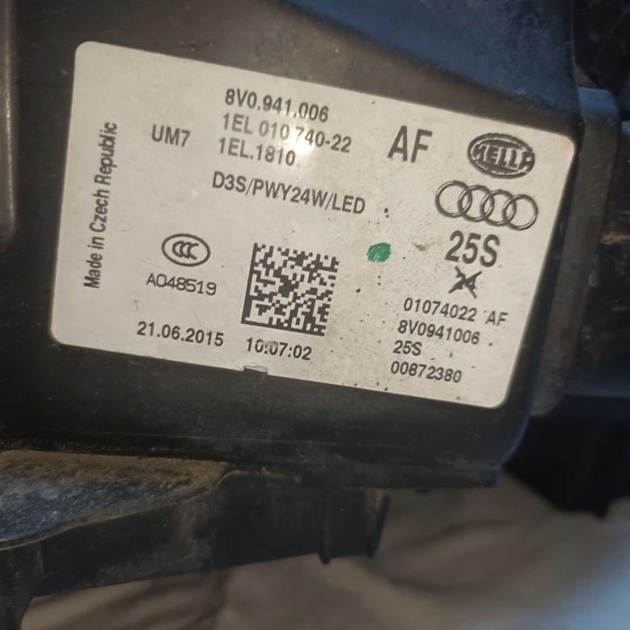 far dreapta audi a3 8v Bi-xenon Led original