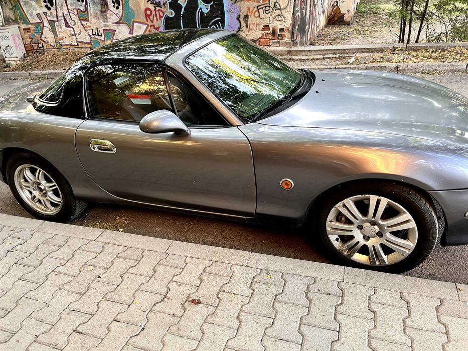 Продавам mazda mx-5
