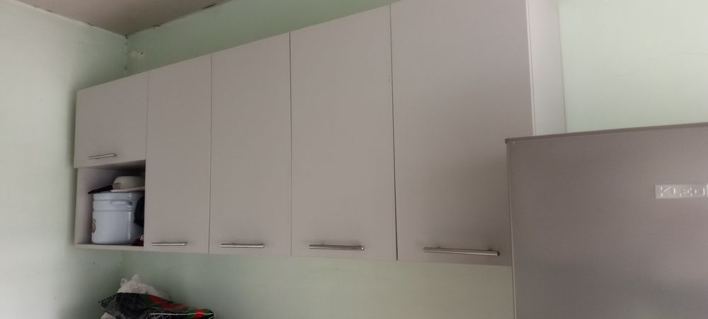 Kuxiny mebel sotiladi holati yaxshi