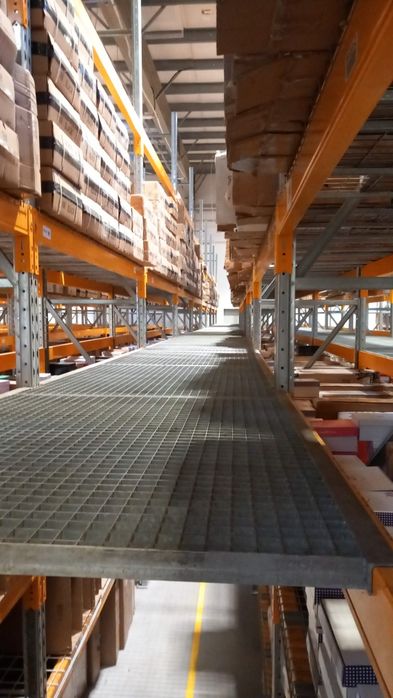 Trepte și gratare zincate