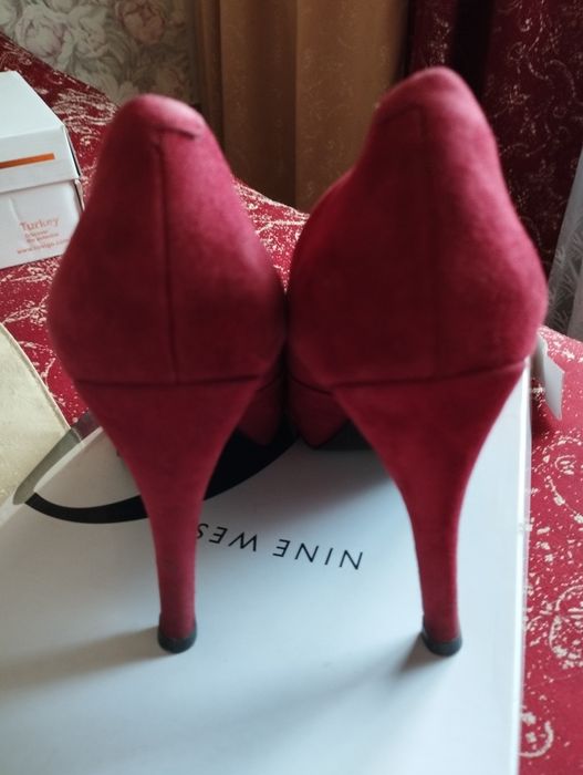 Продаю женские туфли