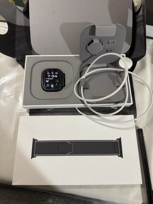 Aplle iwatch ultra 2 Black titanium
