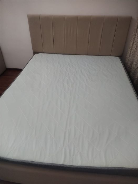 Двуспальная кровать