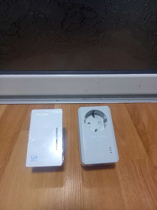 Vand kit powerline wifi extender TL-WPA4220+TL-PA4010P 500Mbps