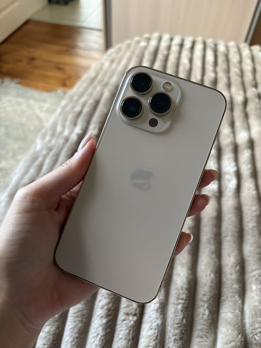 iPhone 13 Pro & AirPods 3rd generation bundle