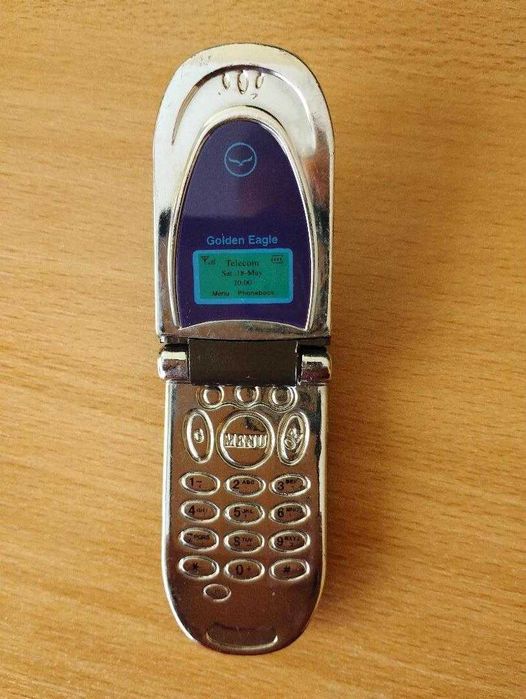 Bricheta metalica de colectie, telefon mobil cu clapeta