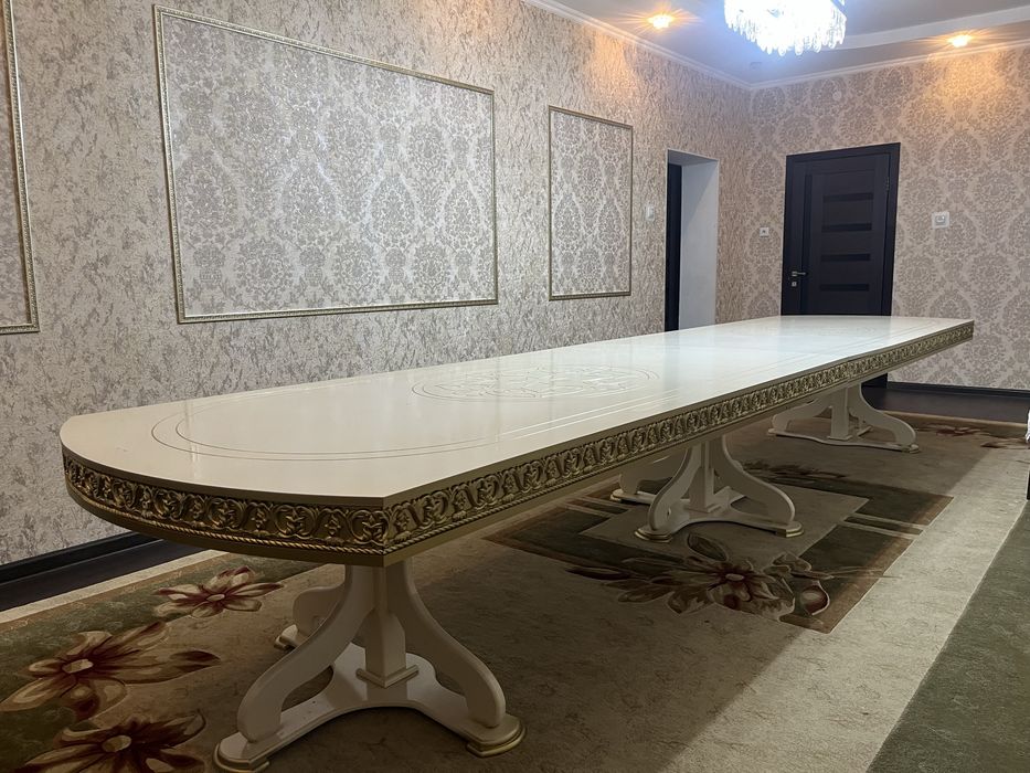 Стол 5 метр , ширина -120 см, высота-75 см