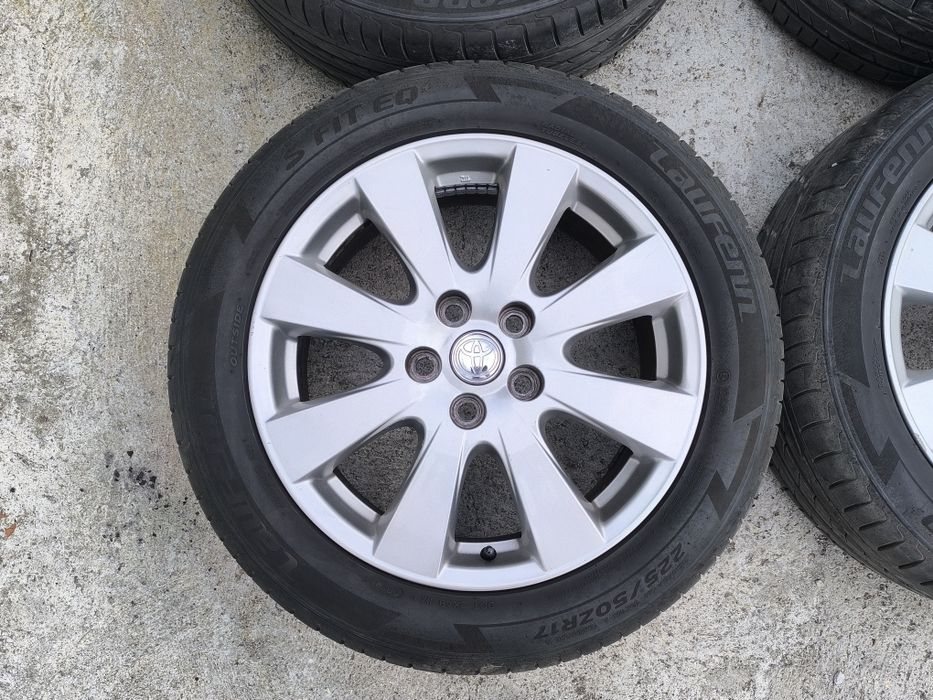 17 цола джанти с гуми за Toyota Avensis T27 5x114.3 мм