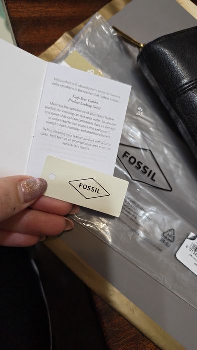 Дамски портфейл Fossil, дамско портмоне