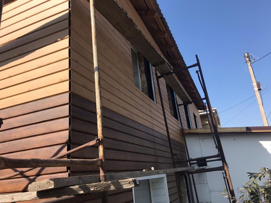 Кирпич, металлочерепица, сайдинг, утеплитель.