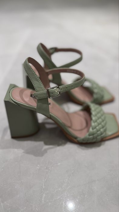 Продам босмоножки Basconi