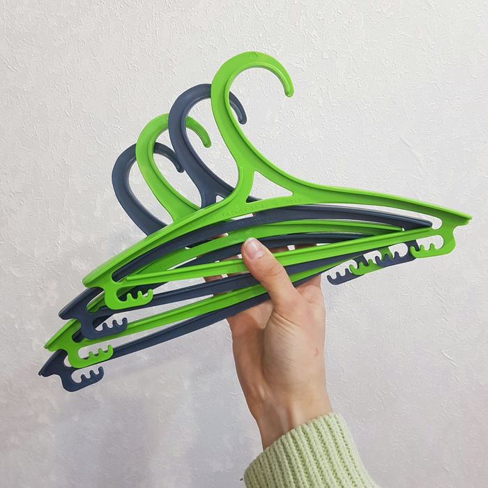 Плечики детские 4 штуки