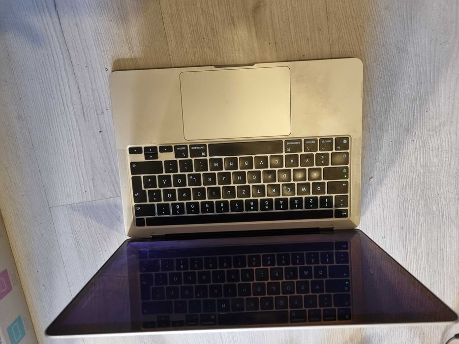 MacBook Pro 13" (M1, 2020) - Model A2338 - Defect