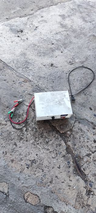 Зарядное устройство