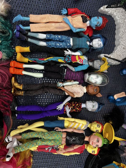 diferite modele papusi monster high