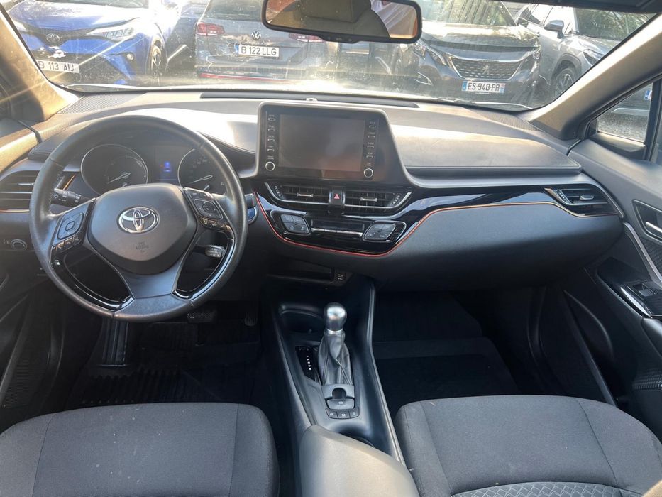 Toyota C-hr hibrid avariat, AVARIATE
