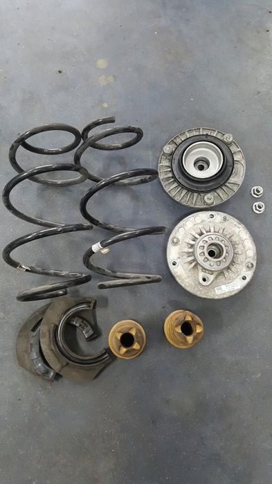 Flansa, flanse, arc, arcuri amortizor amortizoare fata / spate BMW F30