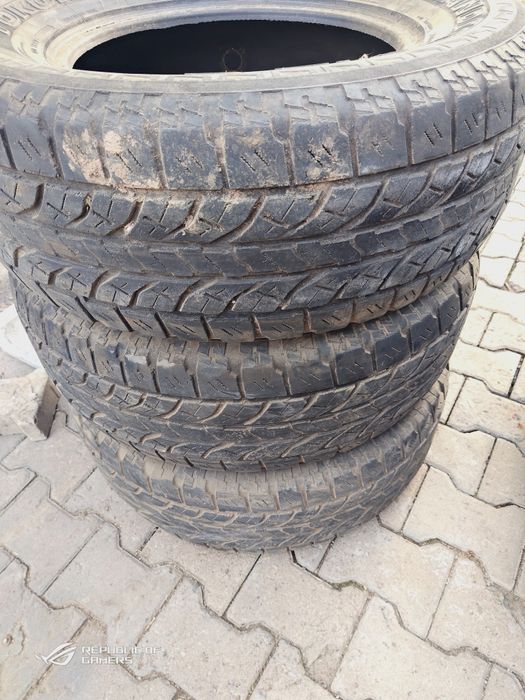 Продам комплект 17резины  и 3 резины 15