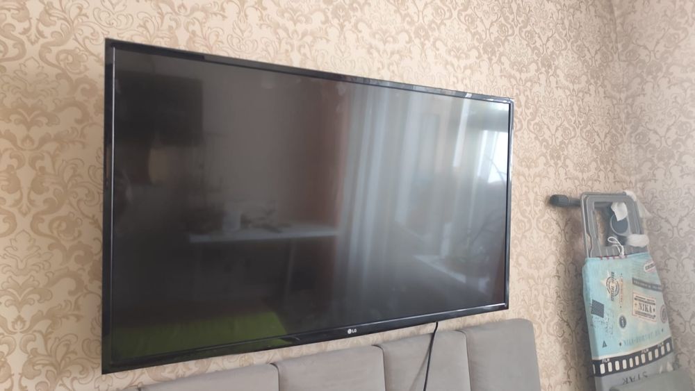 Телевизор LG 109cm