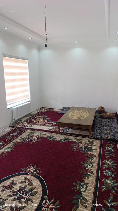 Уй сотилади кўк сарой институтда