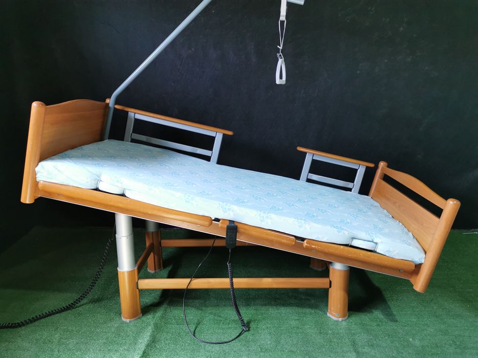 Електрическо болнично легло