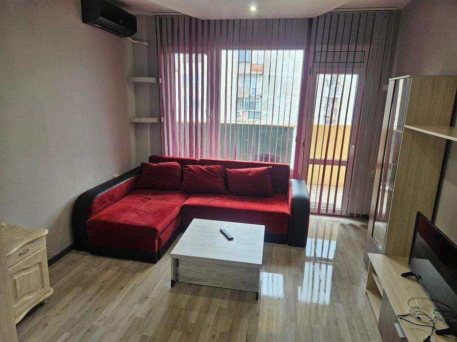 Дава се под наем Двустаен апартамент в Пловдив, Кършияка - 60 кв.м за 331.5 € - Снимка #1