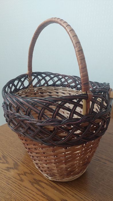 Корзина плетеная