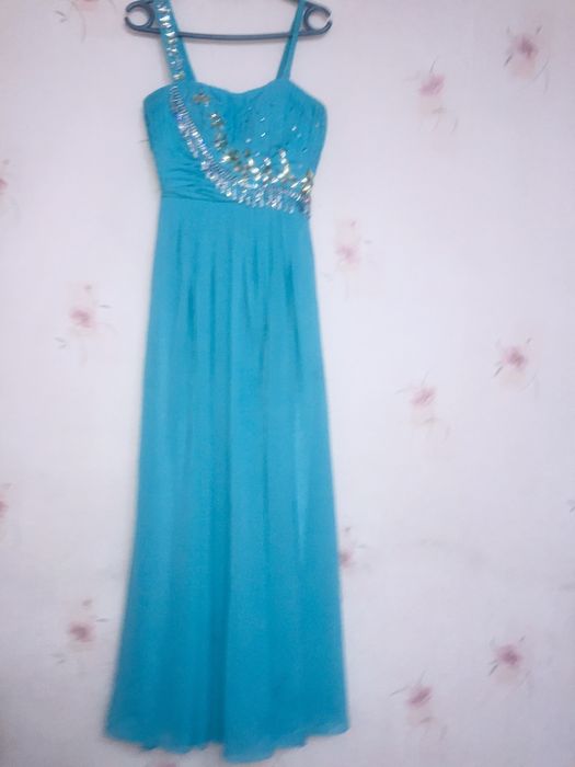 Продам вечерные платья