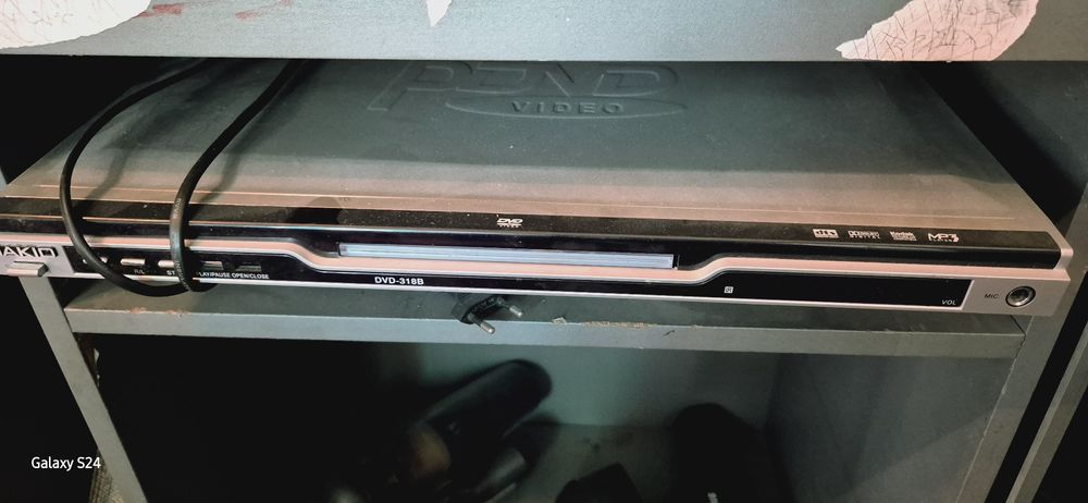 Клавиатура ва двд плеер.