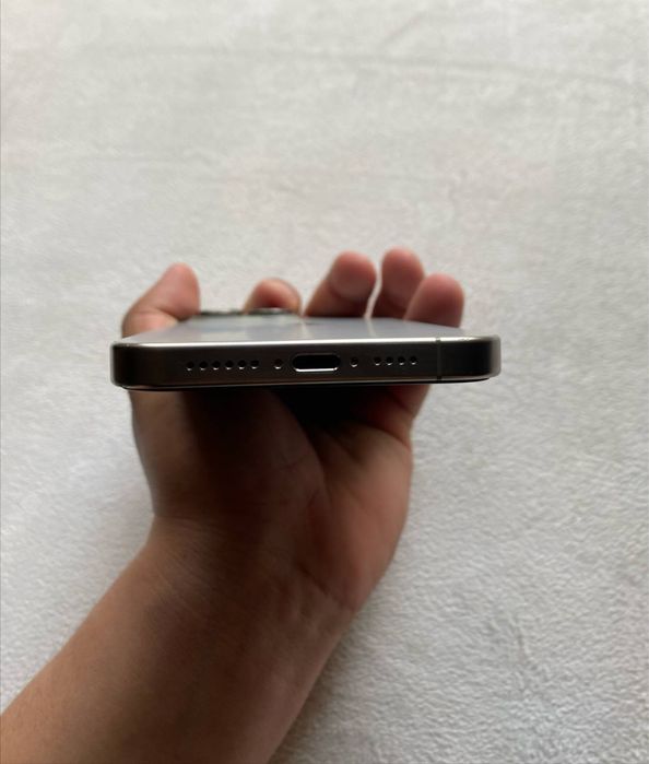Продам Iphone 15 Pro Max на 256 GB, DualSim, 83% батарея