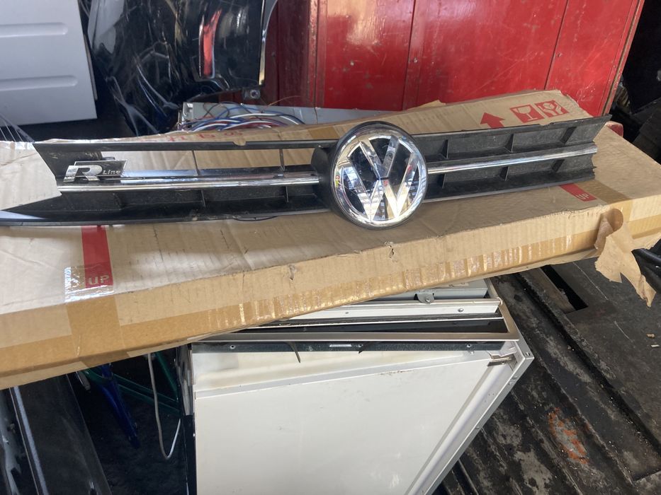 Решетка R line - VW POLO 2019”