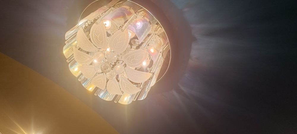 Люстра с пультом управления